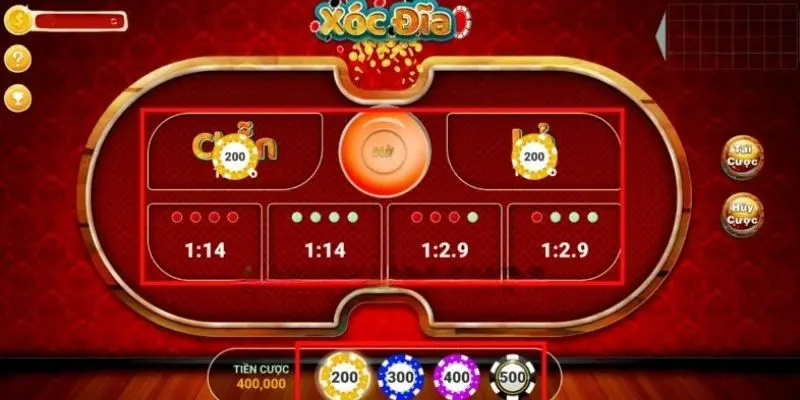 Xóc đĩa miễn phí thu hút nhiều người tham gia